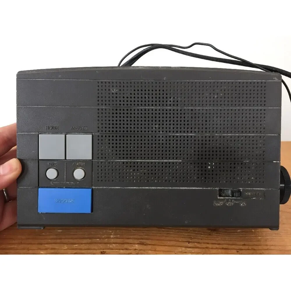 Vtg Emerson RED5510A AM FM Digital Alarm Clock Radio W/ Battery Back Up WORKS